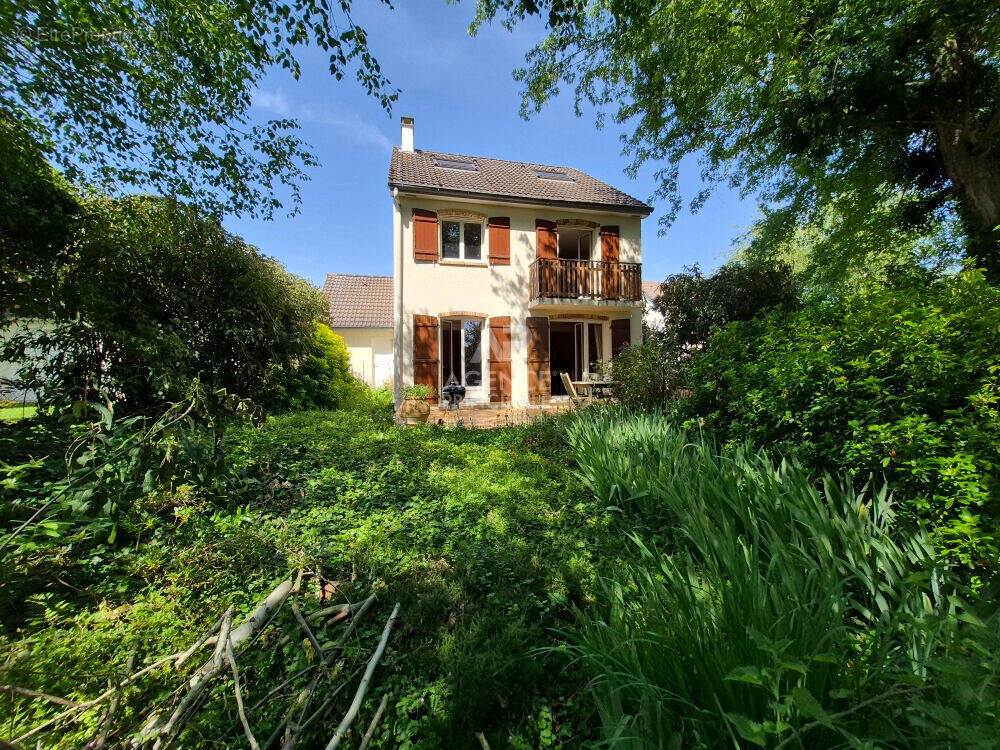 Photo Maison à Saint-Germain-En-Laye au prix de 790 000€