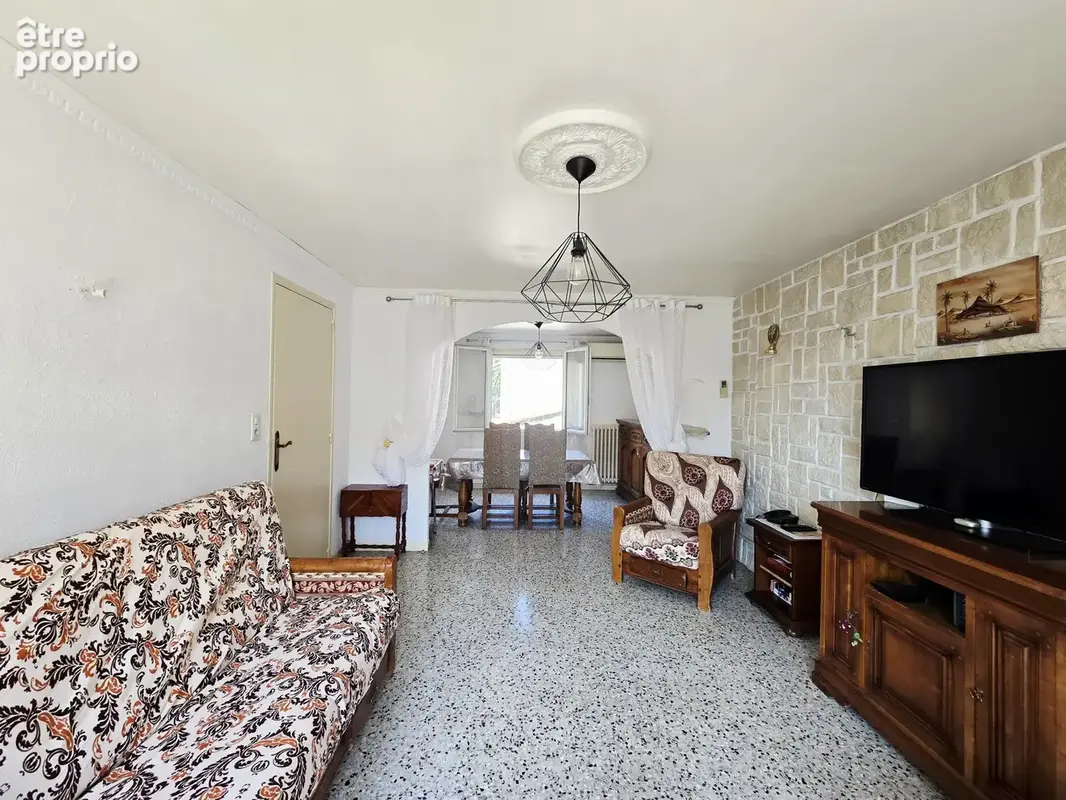 Le pontet   maison 102 m2   3 chambres   garage 26 m2   forage   climatisation - photo 3