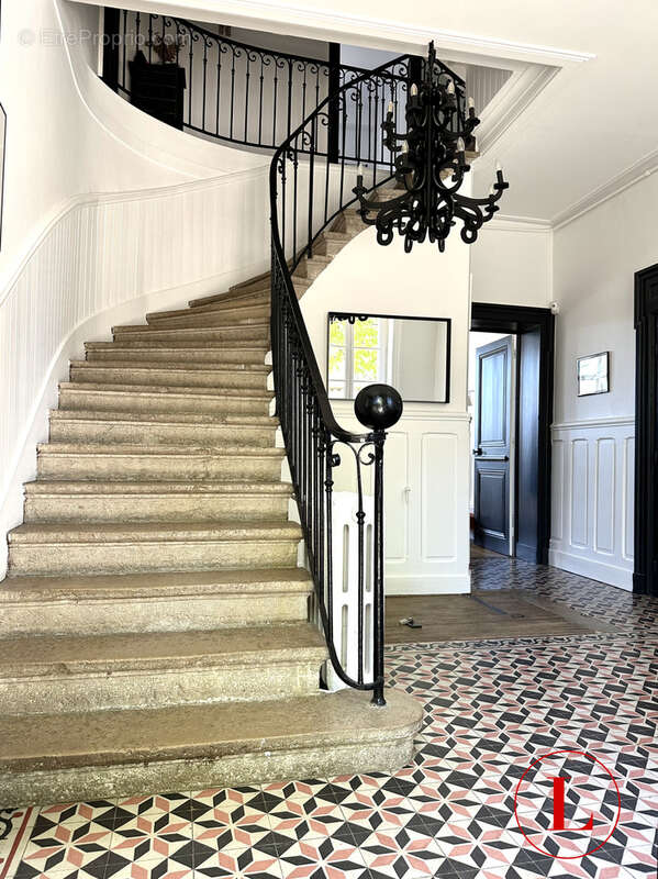 Maison à SAINT-GENIS-LAVAL