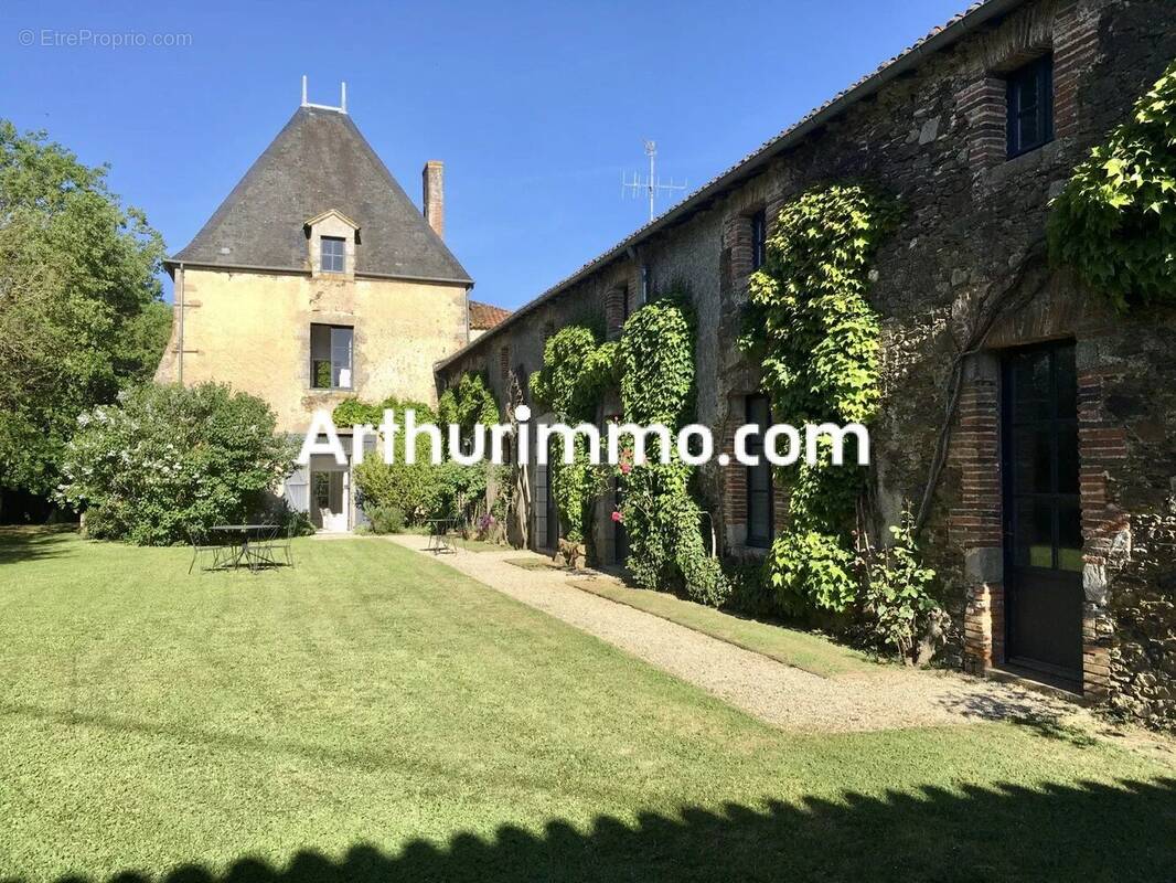 Maison à MAULEON