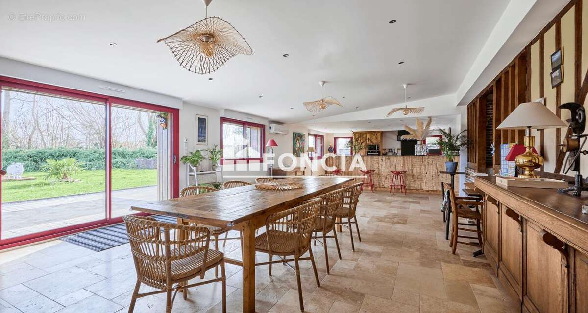 Maison à EQUEMAUVILLE