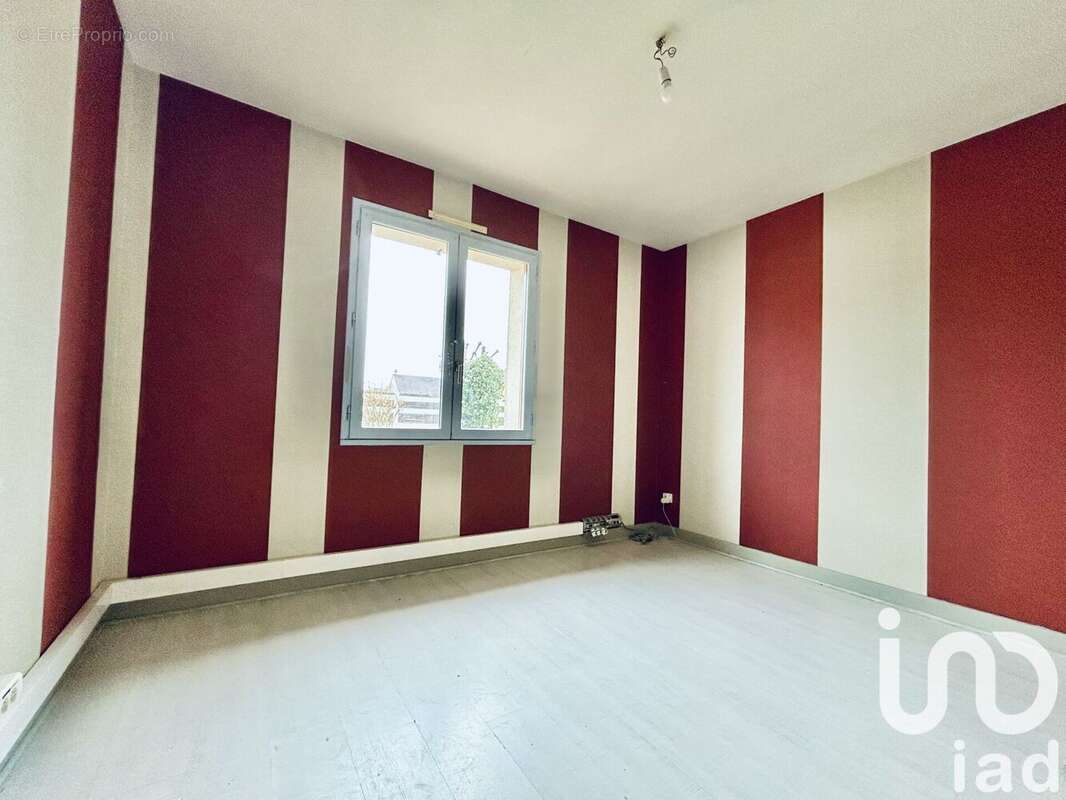 Photo 8 - Maison à SAINT-SULPICE-DE-POMMERAY