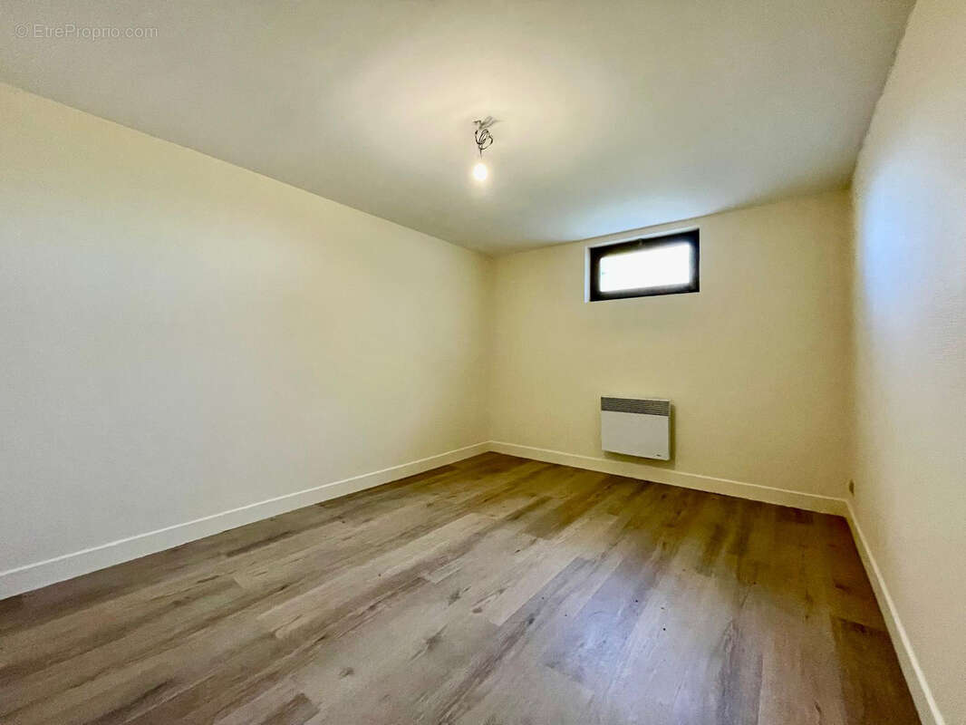 Maison à VILLENEUVE-SAINT-SALVES