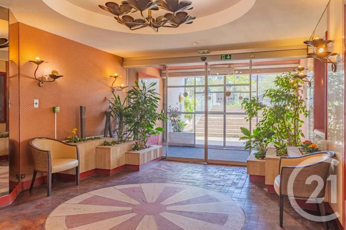 Appartement à NEUILLY-SUR-SEINE