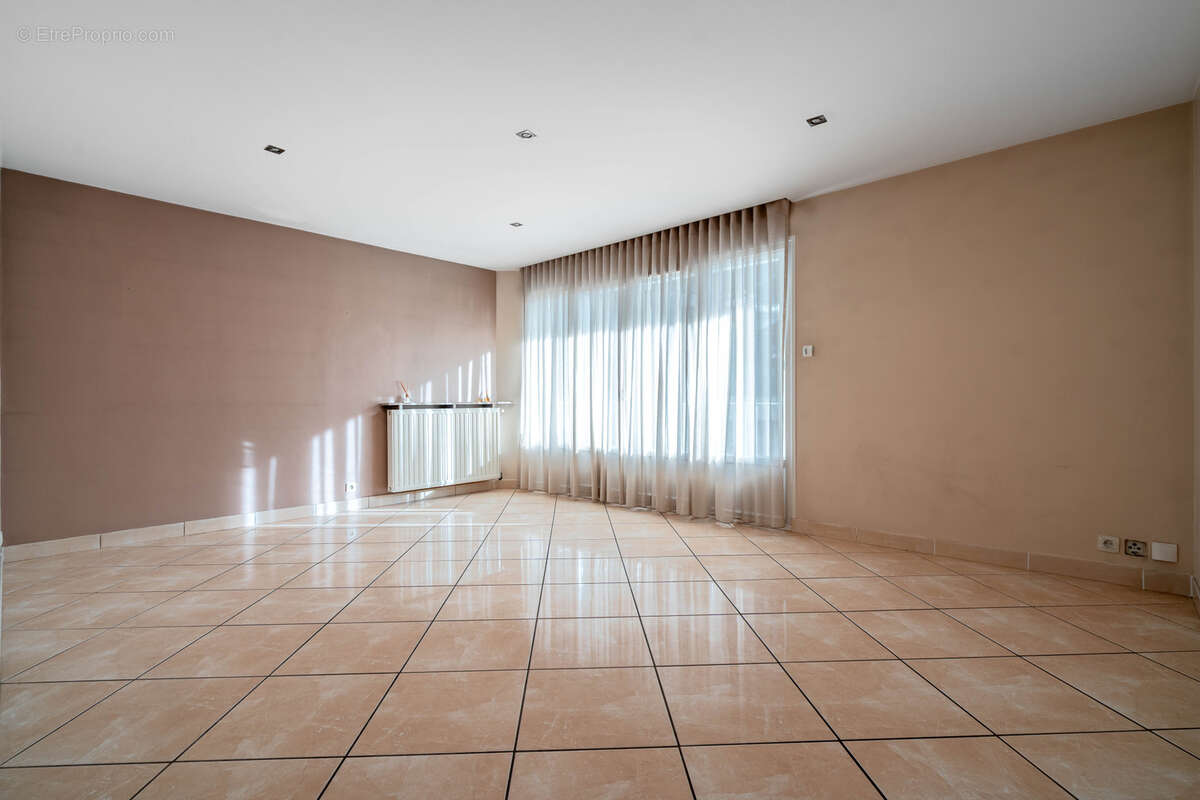 Appartement à TASSIN-LA-DEMI-LUNE