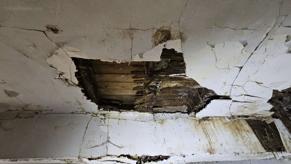 Maison à LASSAY-LES-CHATEAUX