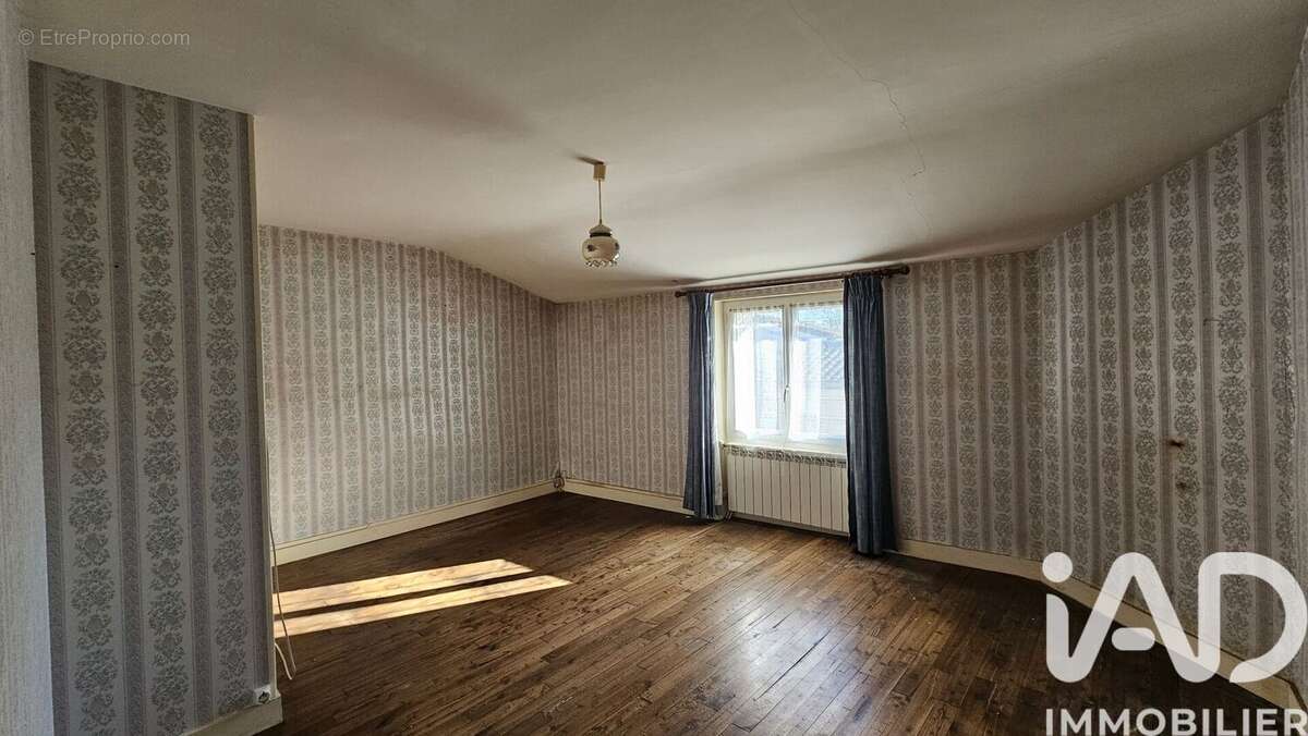 Photo 8 - Maison à MAIRE-LEVESCAULT