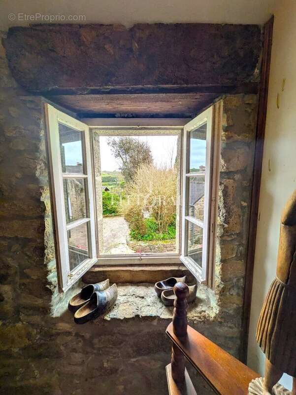 Maison à LAMPAUL-PLOUARZEL