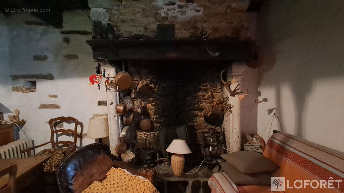 Maison à CHAUDES-AIGUES