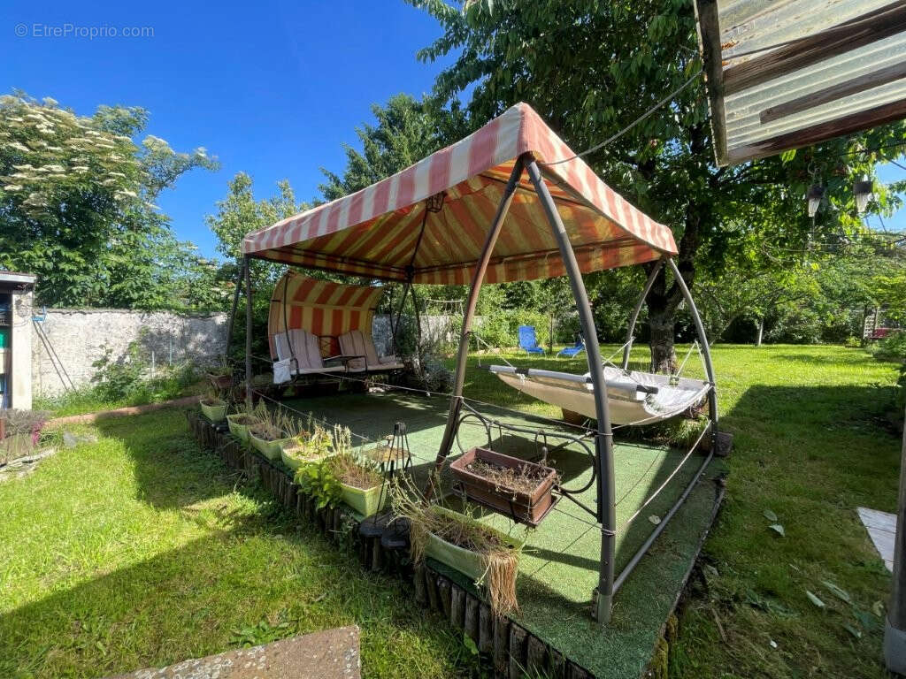 Maison à BEAUMONT-LES-AUTELS