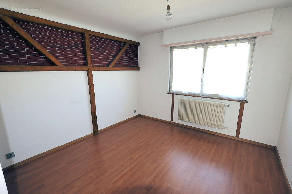 Maison à VILLAGE-NEUF