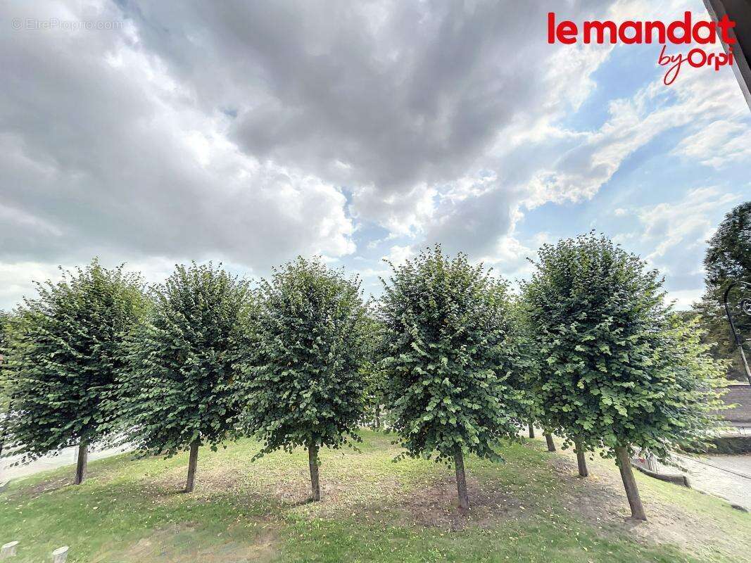 Appartement à JUZIERS