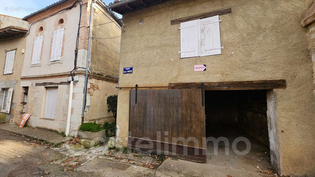Maison à LARRAZET