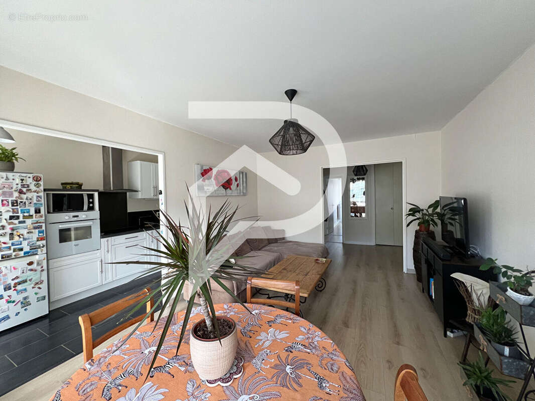 Appartement à LES ESSARTS-LE-ROI