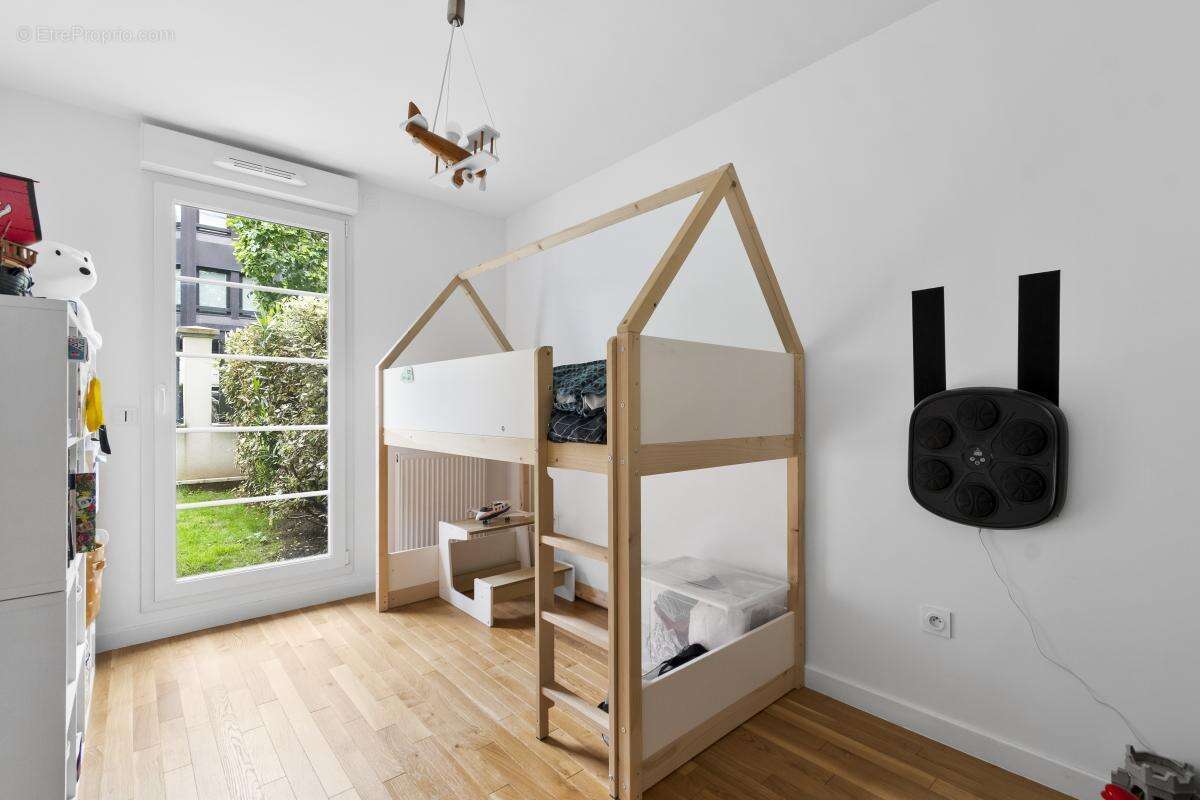 Appartement à LA GARENNE-COLOMBES