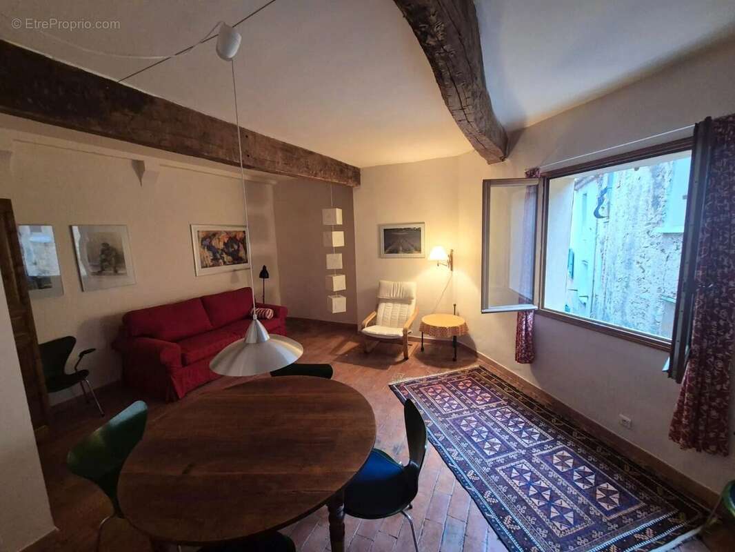 Appartement à COTIGNAC