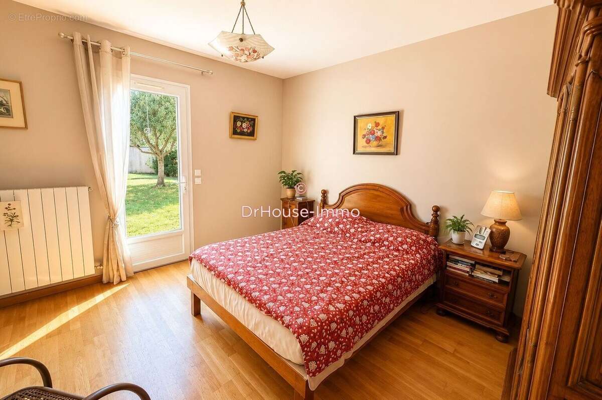 Maison 261 m² à Palaja  - photo 9