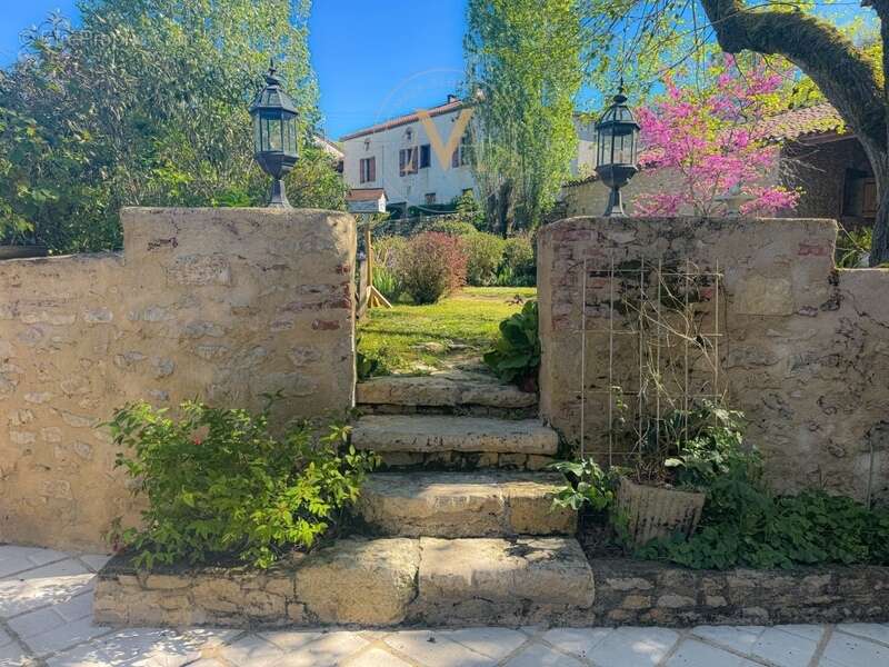 Maison à MONTAYRAL