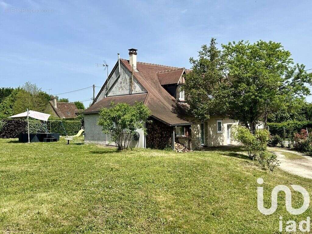 Photo 3 - Maison à CELLETTES