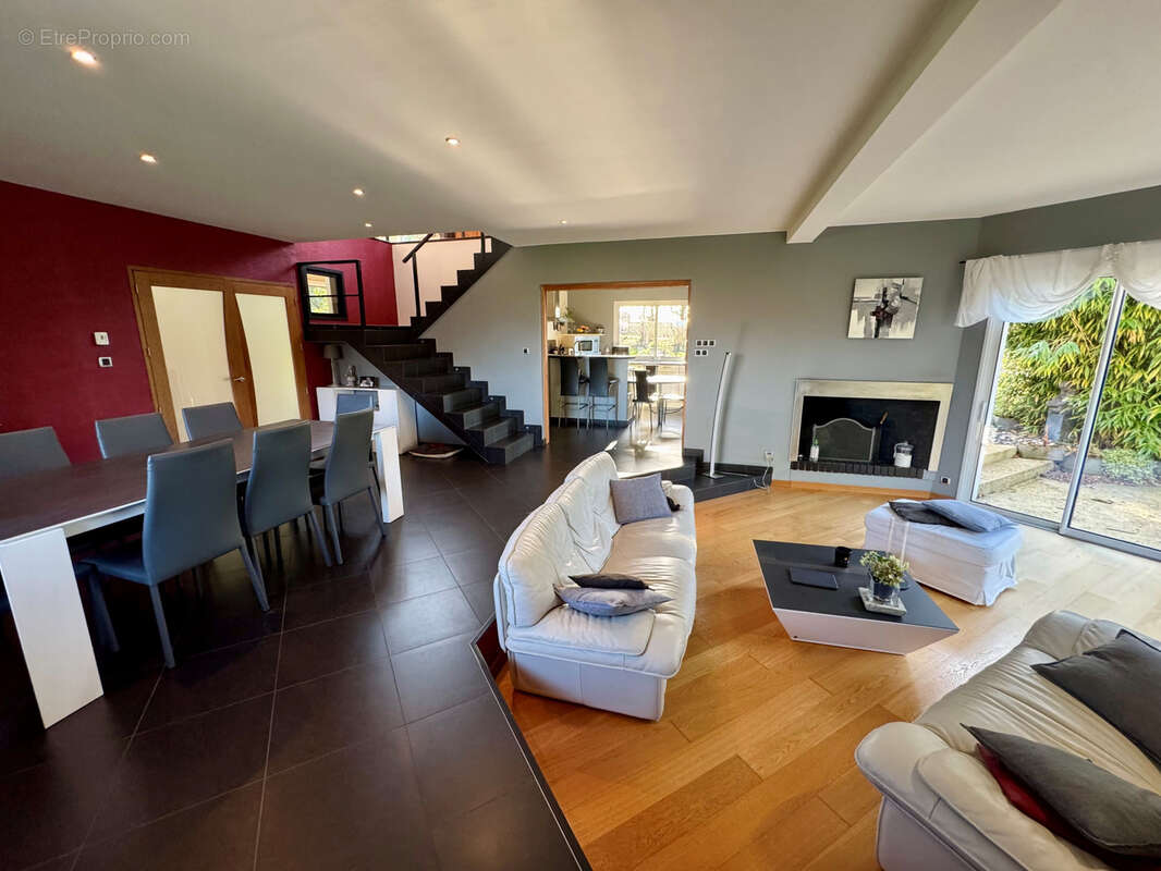 Maison à SAINT-SAUFLIEU