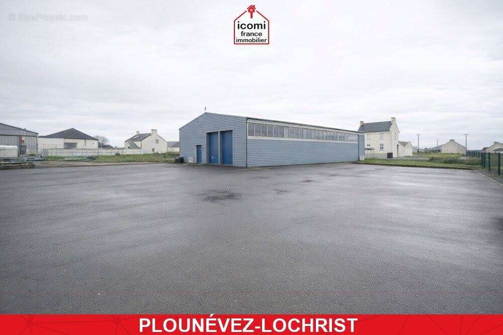 Finistere - plounévez-lochrist (29430) -  vendre - local de 370 m2 avec bureau et espace de vente  - emplacement stratégique - p - photo 2