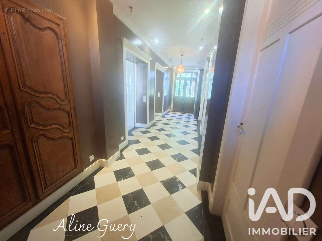 Maison 327 m² à Etrepagny  - photo 2