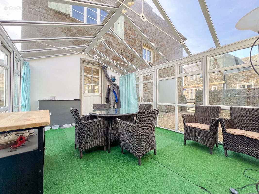 Maison à JOUE-DU-BOIS