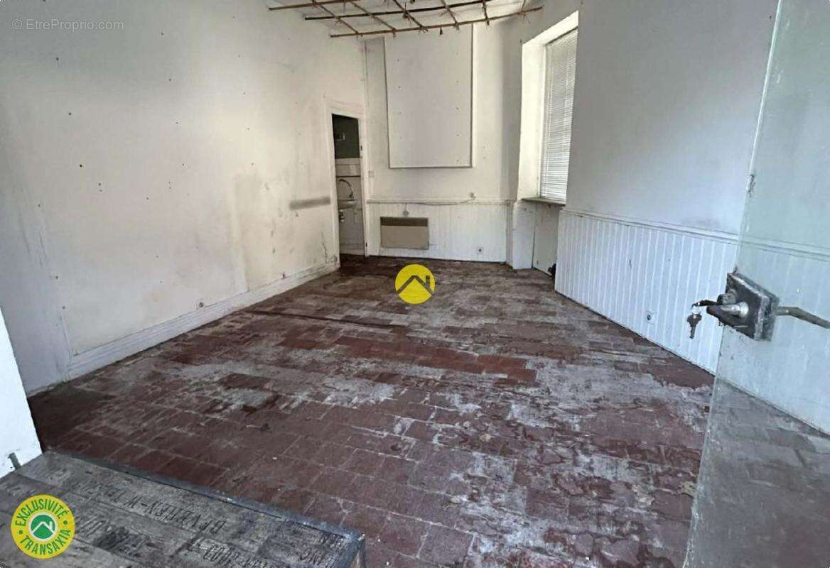 Maison à AINAY-LE-CHATEAU