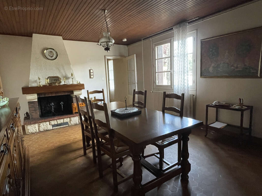 Maison de plain-pied avec terrain de 1 400 m2 et parcelle constructible - photo 4
