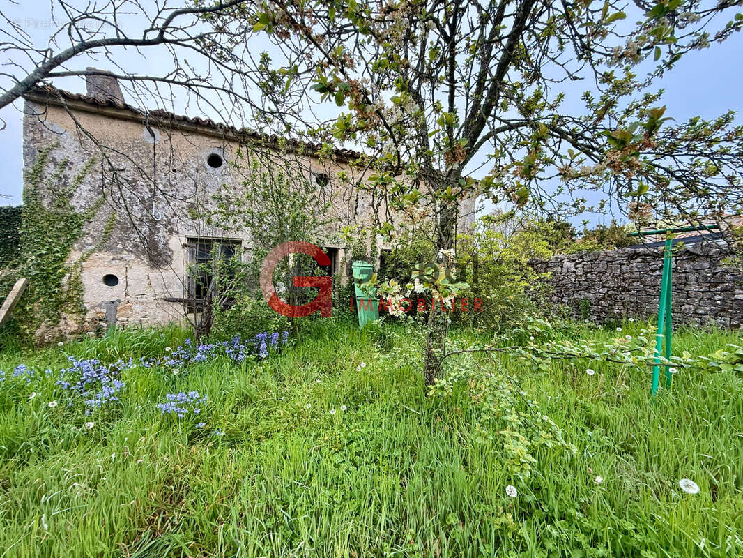 Maison à GERMOND-ROUVRE
