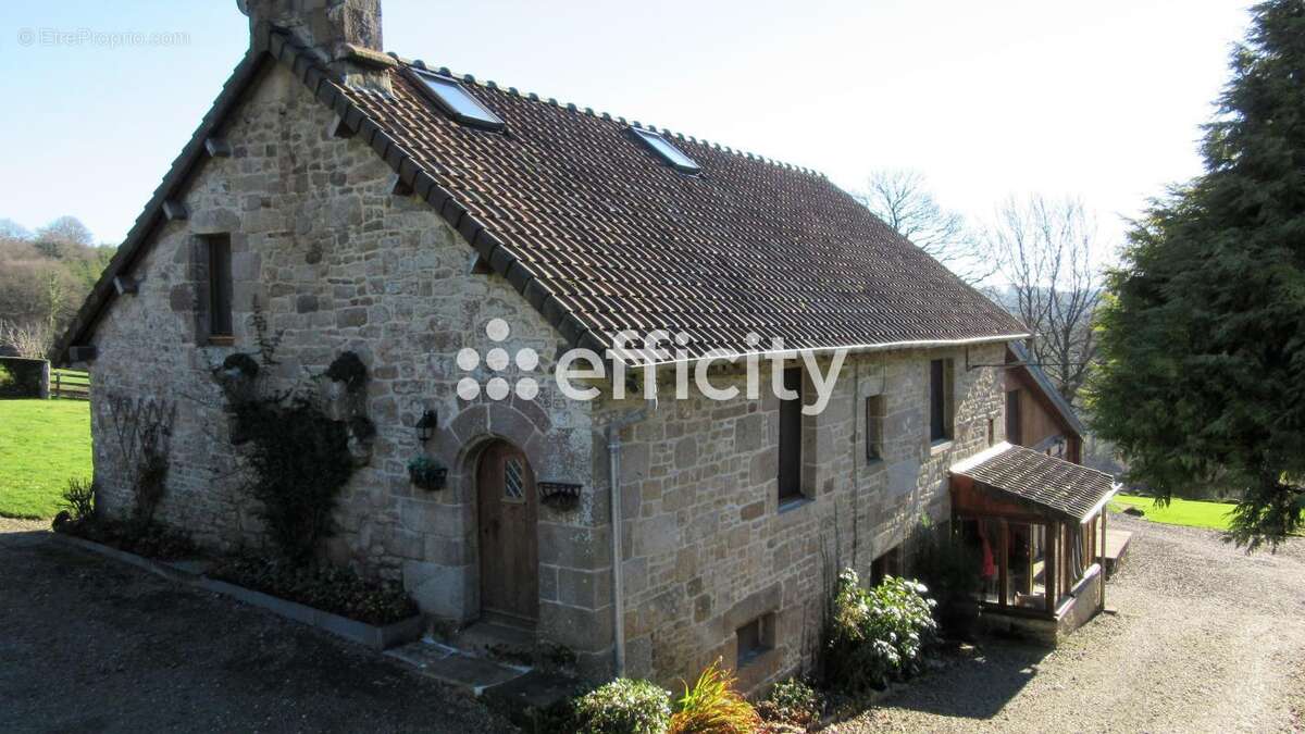 Maison à SAINT-SEVER-CALVADOS