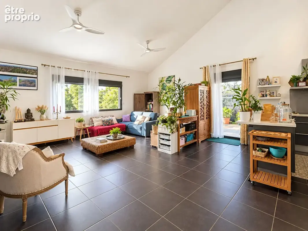 A VENDRE - Saint-Benoit - Maison avec terrasse et jardin + 130 m2 bonus exploitable - photo 3