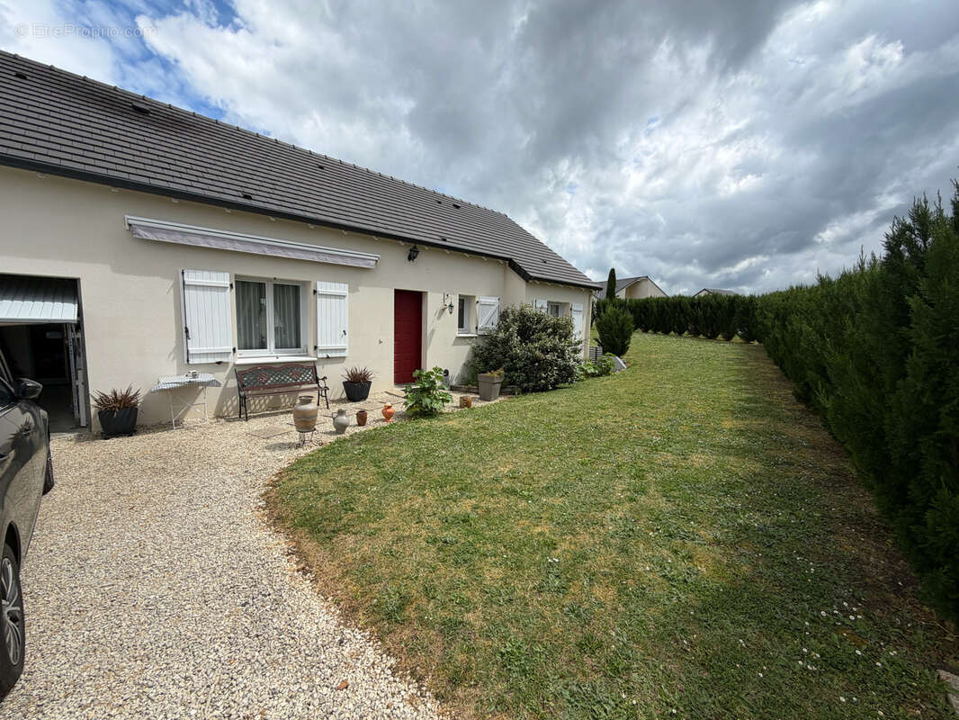 Maison à COUSSAY-LES-BOIS