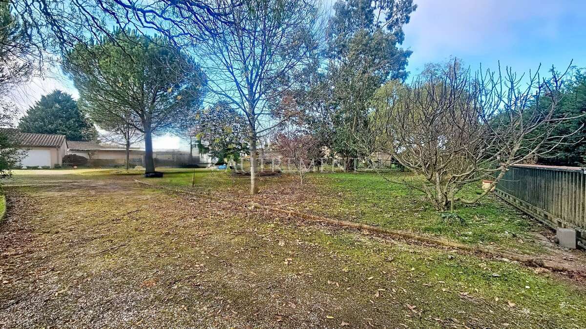 Terrain à GIROUSSENS