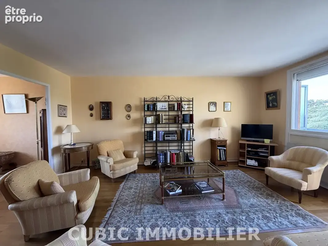 Appartement 102m2 au  dernier étage type 4 dans quartier prisé de Villefranche OUEST - photo 5
