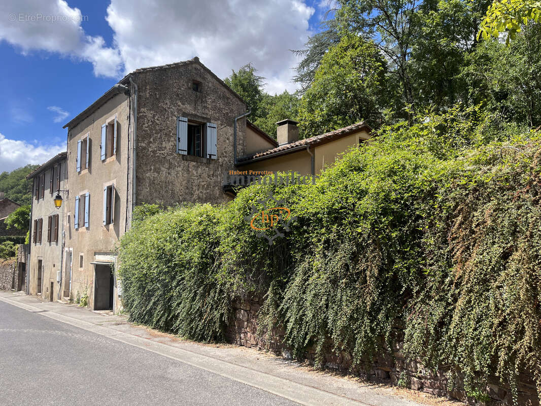 Sylvanès, vente maison avec jardin et garage. - photo 16