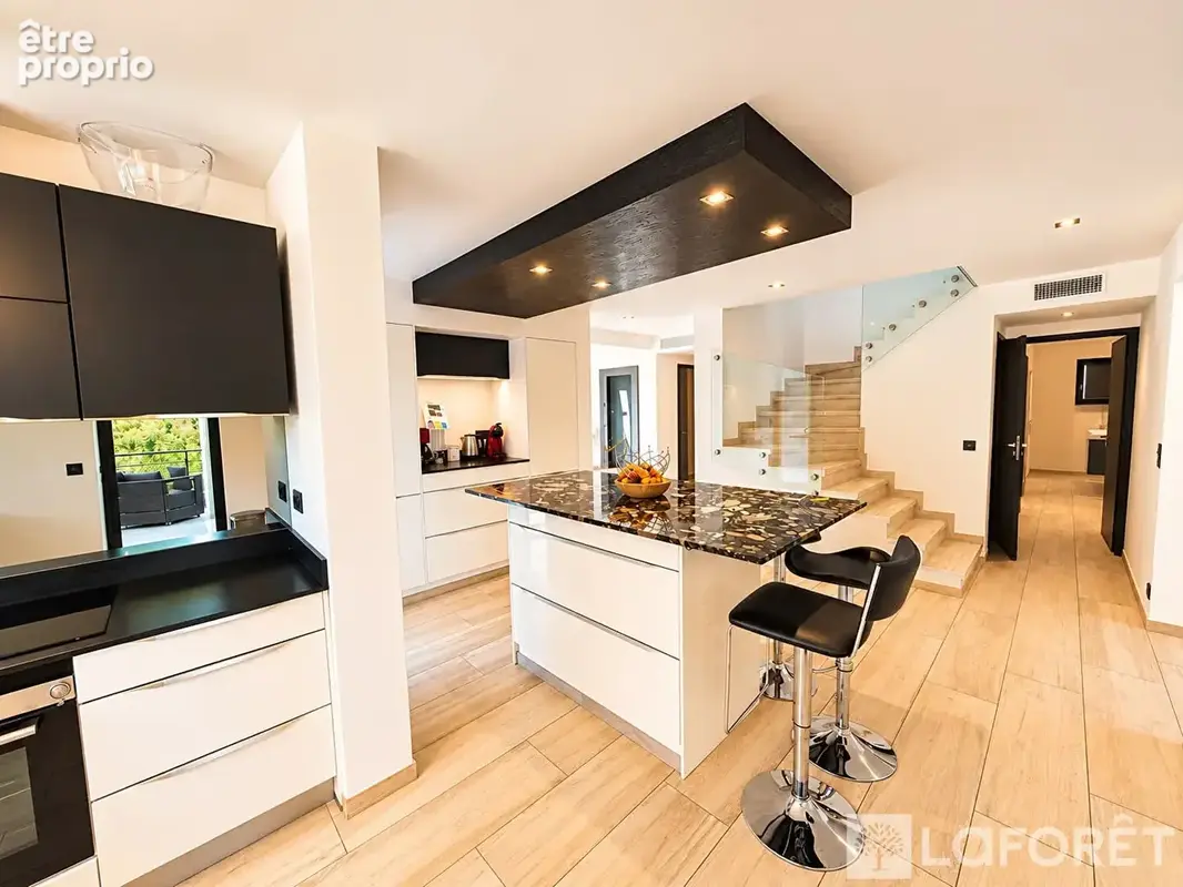 Fréjus  tour de mare  villa de prestige de 250 m² - photo 4