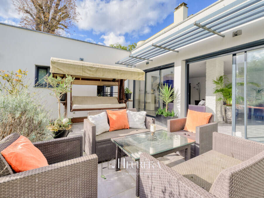 Maison à SAINT-MAUR-DES-FOSSES