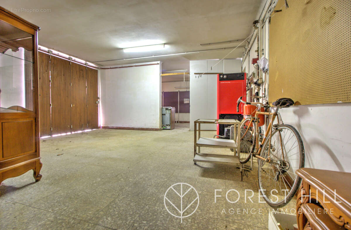 Maison 4 faces   fort potentiel, grand garage et terrain - photo 18