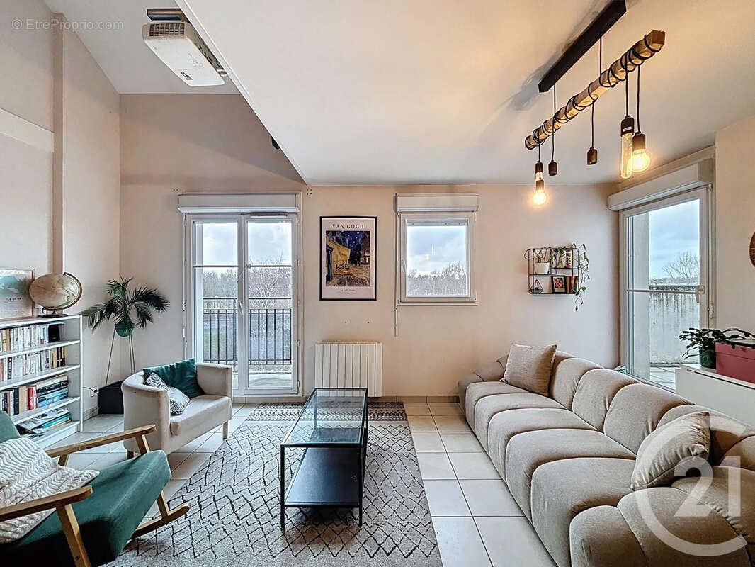 Appartement à MOISSY-CRAMAYEL