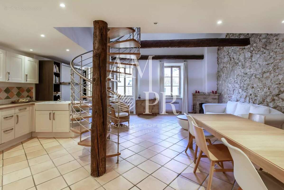 Appartement à VILLEFRANCHE-SUR-MER