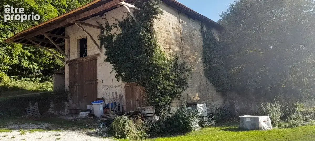 Maison 11 pièces 280 m² à vendre à Saint-Geoire-En-Valdaine (38620) - photo 2