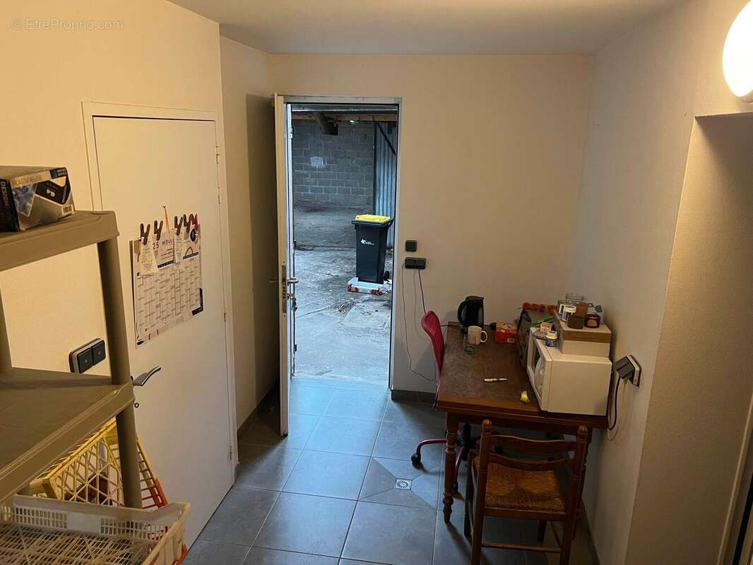 Photo 8 - Commerce à SEVERAC