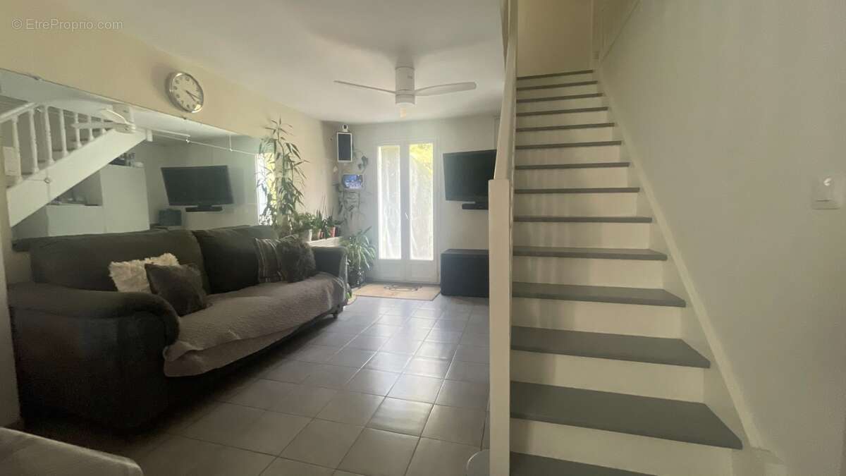 Maison Familiale 5 pièces á vendre,  TRAPPES (78) - photo 2