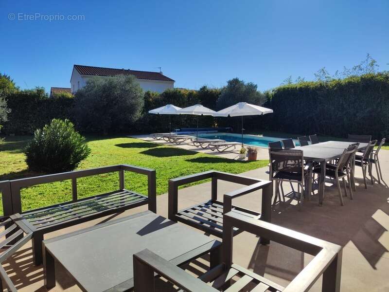 Maison à VACQUIERES