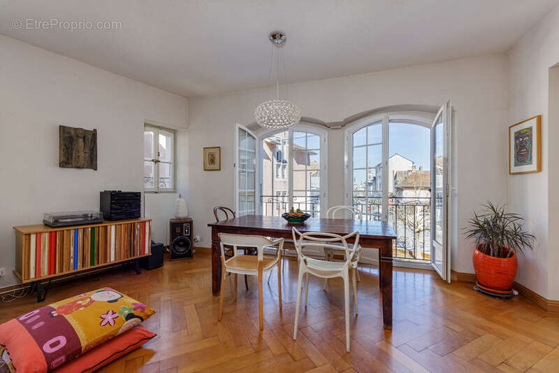 Maison à DIVONNE-LES-BAINS