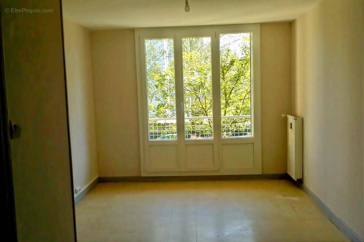 Appartement à DECINES-CHARPIEU
