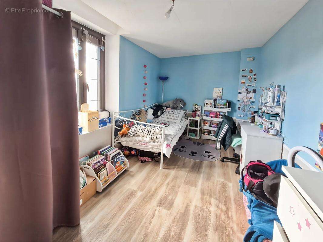 Maison à MONTREVAULT