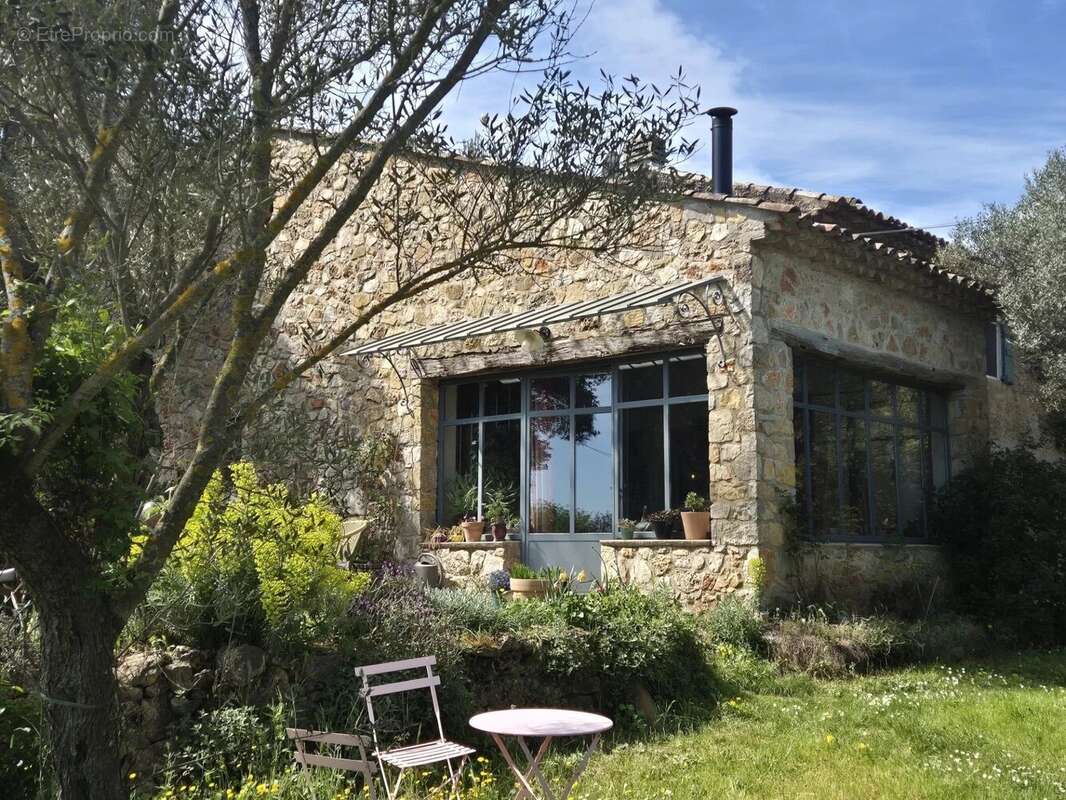 Maison à ENTRECASTEAUX