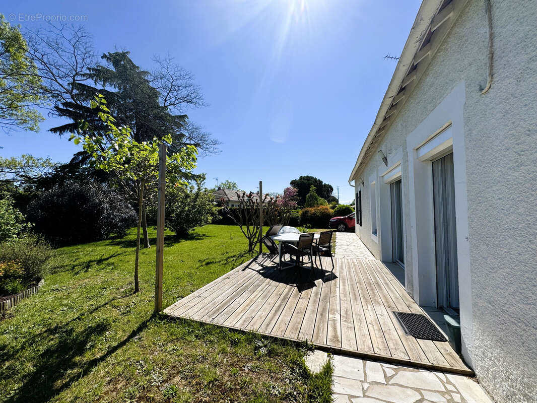 Maison à COURS-DE-PILE